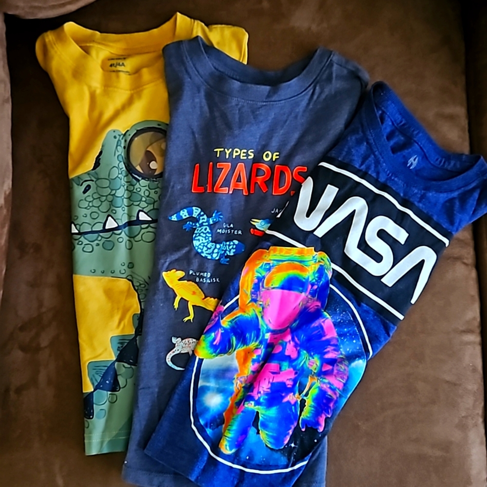 Bundle of 3 XS/4-5 tshirts, dino, lizards, NASA!